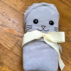 NWT kitty cat baby bath towel gift moon and stars